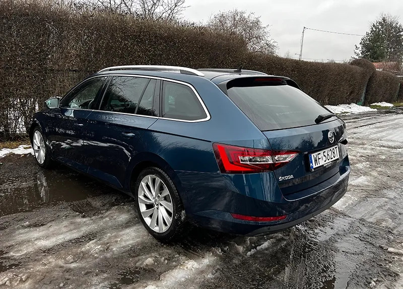 Skoda Superb cena 99999 przebieg: 105000, rok produkcji 2019 z Prabuty małe 172